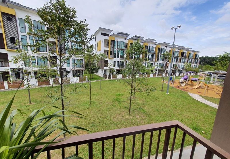 TOWNHOUSE CEMPAKA SERI 2 KOTA SERIEMAS