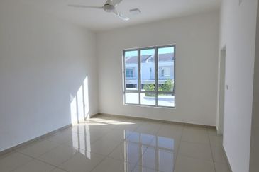 TIARA SENDAYAN (PRESINT 2)