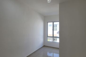 TIARA SENDAYAN (PRESINT 2)