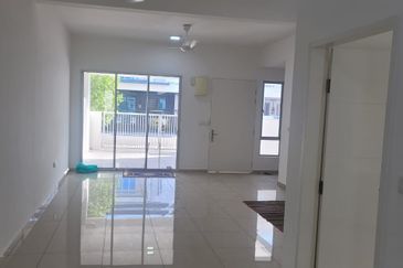 TIARA SENDAYAN (PRESINT 2)