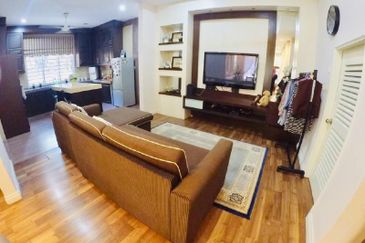 HOT DEAL! URGENT SALE! Bungalow Double Storey for Sale at Sg Buloh! Freehold!