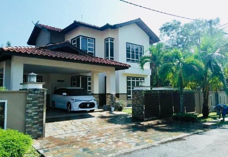 HOT DEAL! URGENT SALE! Bungalow Double Storey for Sale at Sg Buloh! Freehold!