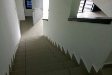 Double Storey Terrace House at Taman Impian Murni Seksyen 30, Shah Alam for Sale!