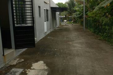 Double Storey Terrace House at Taman Impian Murni Seksyen 30, Shah Alam for Sale!
