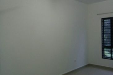 Double Storey Terrace House at Taman Impian Murni Seksyen 30, Shah Alam for Sale!