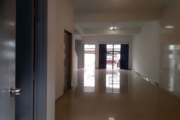 Double Storey Terrace House at Taman Impian Murni Seksyen 30, Shah Alam for Sale!