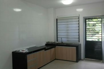 Double Storey Terrace House at Taman Impian Murni Seksyen 30, Shah Alam for Sale!