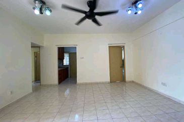 Mawar Apartment Taman Sutera Kajang for Sale!