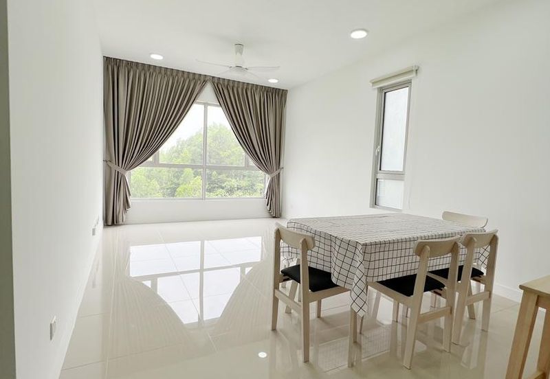 Lakefront Condominium | Emerald Hills @ Alam Damai