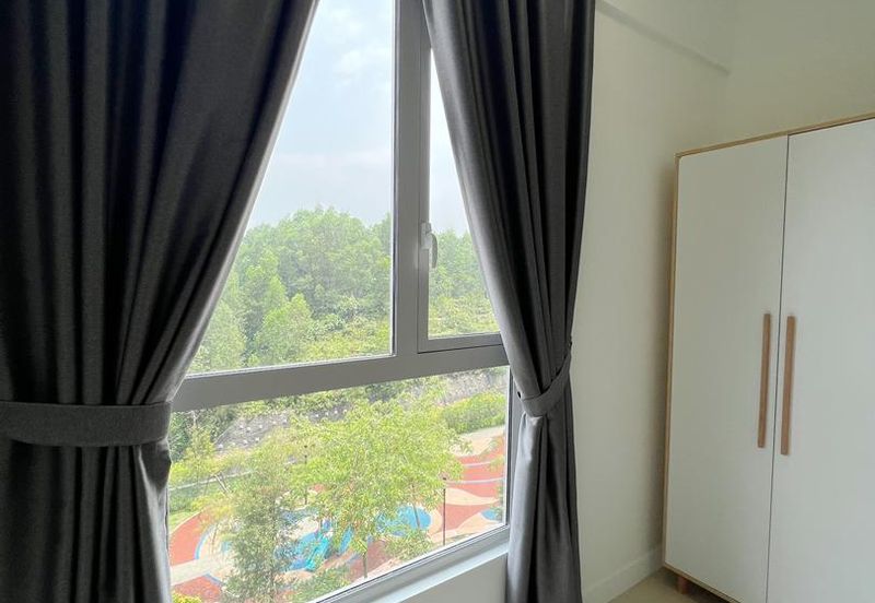 Lakefront Condominium | Emerald Hills @ Alam Damai