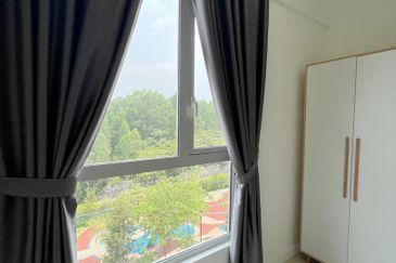 Lakefront Condominium | Emerald Hills @ Alam Damai