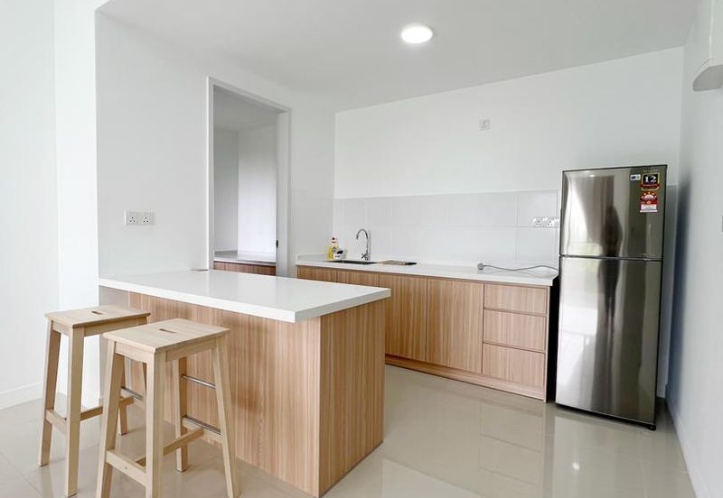 Lakefront Condominium | Emerald Hills @ Alam Damai