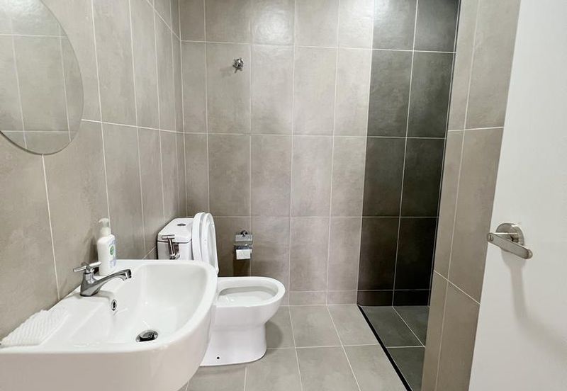 Lakefront Condominium | Emerald Hills @ Alam Damai