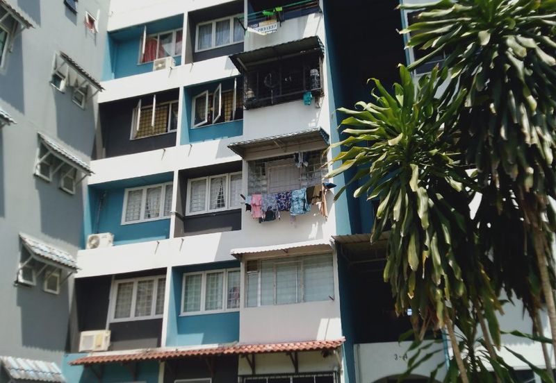 BHOT DEAL! Block C Desa Pandan, K. Lumpur for Sale!