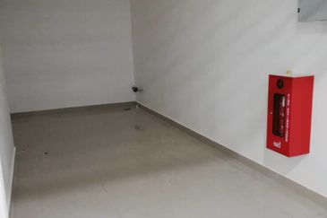 HOT DEAL! Retail Space Legasi Kg Bharu for Sale!