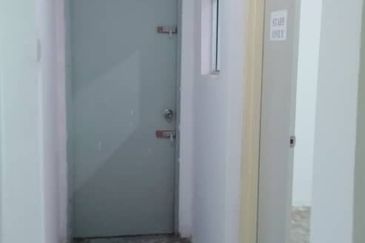 HOT DEAL! SHOPLOT/OFFICE Taman Nirwana Ampang for Rent!