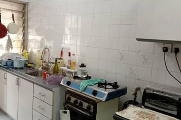 HOT DEAL! Baiduri Apartment Desa Pandan for Sale!