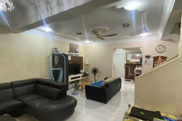 Fully Furnished! Double Storey Terrace House at Seksyen 8 Bangi for Rent!
