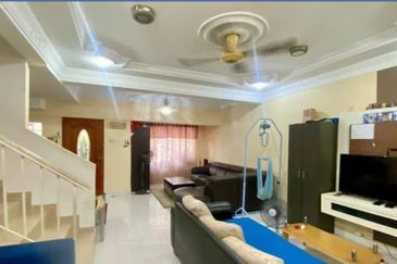 Fully Furnished! Double Storey Terrace House at Seksyen 8 Bangi for Rent!