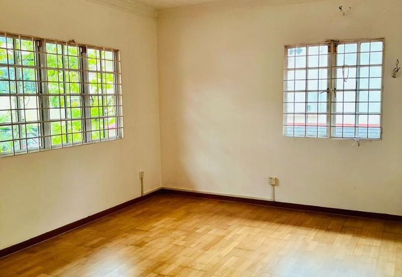 Beautiful European-English Designed Bungalow in PJ for Sale!