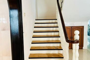 Beautiful European-English Designed Bungalow in PJ for Sale!