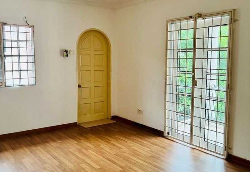 Beautiful European-English Designed Bungalow in PJ for Sale!