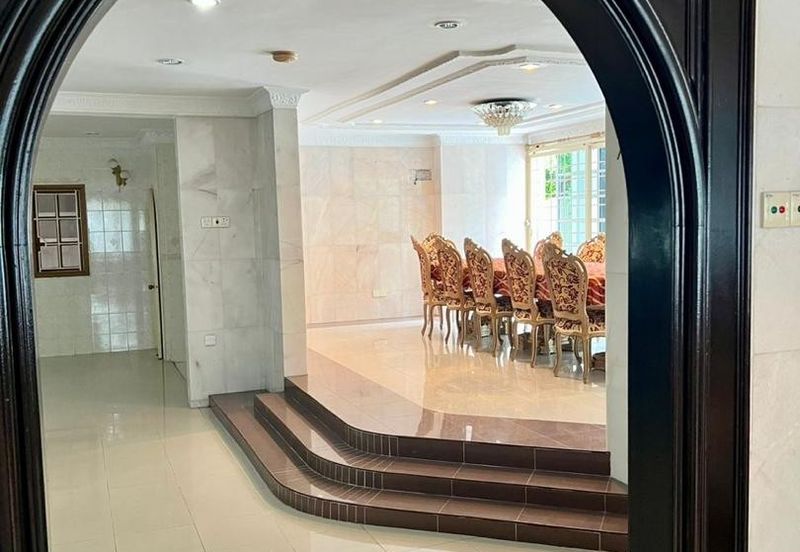 Beautiful European-English Designed Bungalow in PJ for Sale!