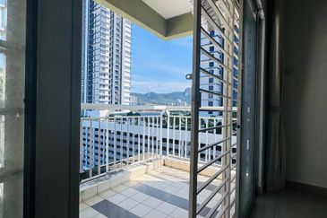 FREEHOLD! Corner Unit! Renovated! GAYA Apartment at Melawati for Sale!