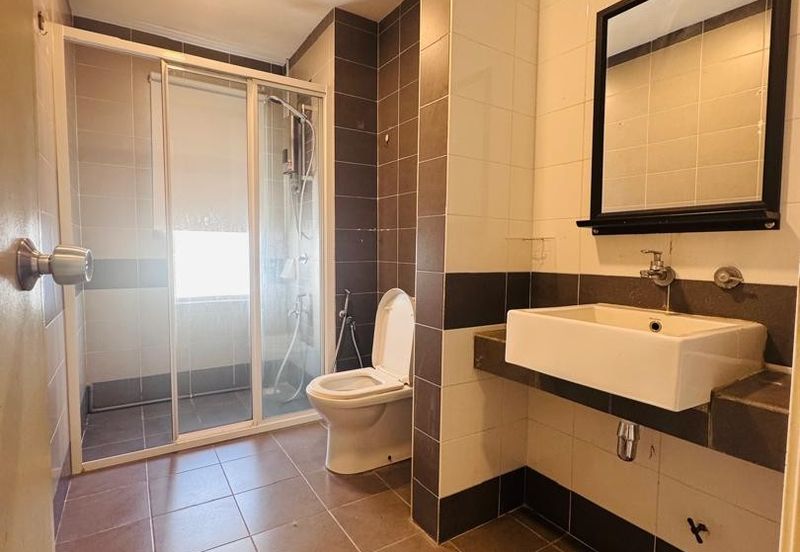 FREEHOLD! Corner Unit! Renovated! GAYA Apartment at Melawati for Sale!