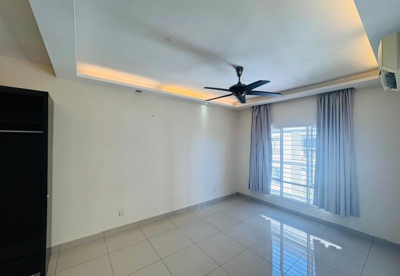 FREEHOLD! Corner Unit! Renovated! GAYA Apartment at Melawati for Sale!