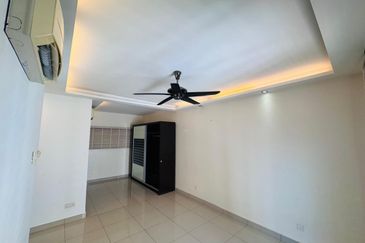 FREEHOLD! Corner Unit! Renovated! GAYA Apartment at Melawati for Sale!