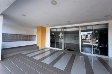 FREEHOLD! Corner Unit! Renovated! GAYA Apartment at Melawati for Sale!