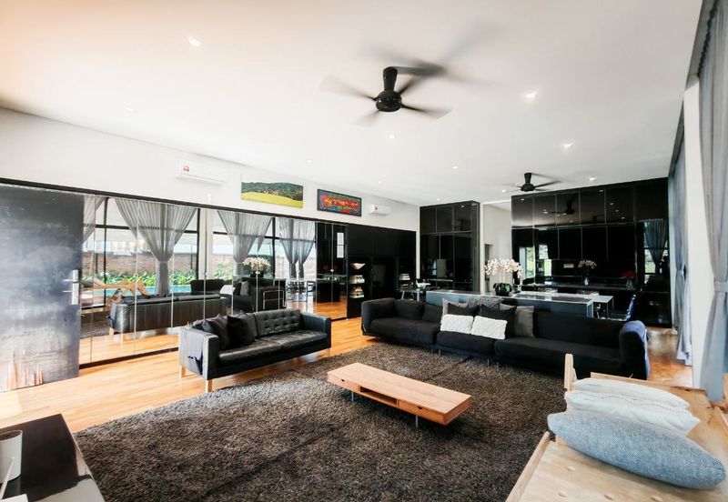 RENOVATED! Beautiful Bungalow Single Storey at Kuang, Sungai Buloh for Sale!