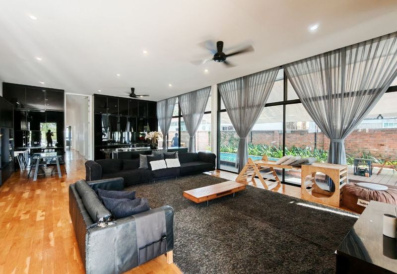 RENOVATED! Beautiful Bungalow Single Storey at Kuang, Sungai Buloh for Sale!