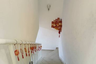 Double Storey Terrace House @Taman Putra, Ampang for Sale!