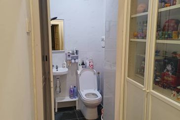 Double Storey Terrace House @Taman Putra, Ampang for Sale!