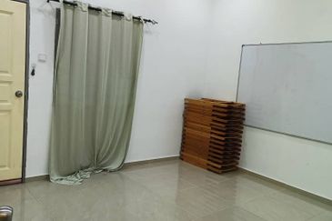 Double Storey Terrace House @Taman Putra, Ampang for Sale!