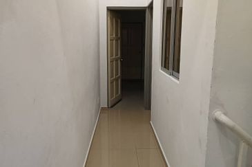 Double Storey Terrace House @Taman Putra, Ampang for Sale!