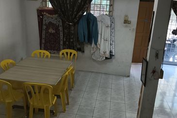 Corner lot! Double Storey Terrace House at Taman Seroja, Bandar Baru Salak Tinggi, Sepang for Sale!