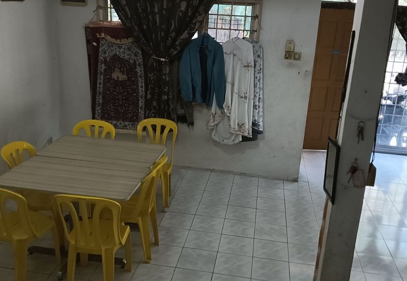 Corner lot! Double Storey Terrace House at Taman Seroja, Bandar Baru Salak Tinggi, Sepang for Sale!