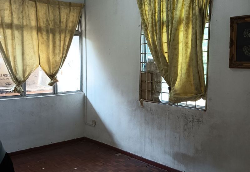 Corner lot! Double Storey Terrace House at Taman Seroja, Bandar Baru Salak Tinggi, Sepang for Sale!