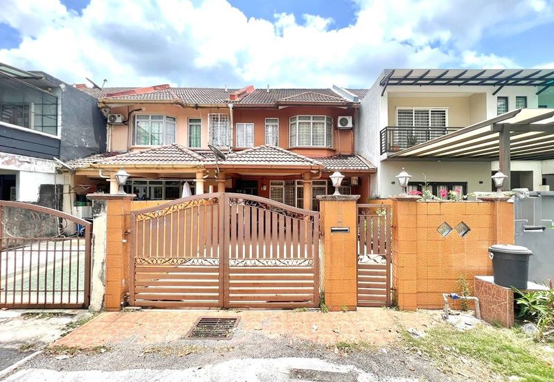 Double Storey Terrace House at Bandar Kinrara BK5 Puchong for Sale!