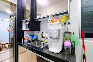 Sutera Bayu Apartment Kajang for Sale! RENO! 2 Parking lots! Freehold Open Title!