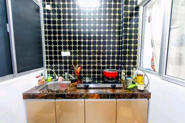 Sutera Bayu Apartment Kajang for Sale! RENO! 2 Parking lots! Freehold Open Title!