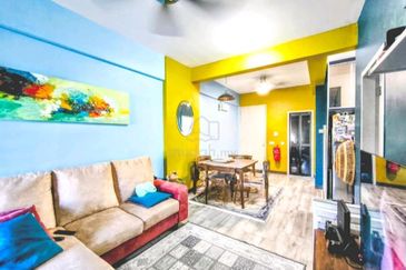 Sutera Bayu Apartment Kajang for Sale! RENO! 2 Parking lots! Freehold Open Title!