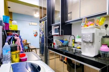 Sutera Bayu Apartment Kajang for Sale! RENO! 2 Parking lots! Freehold Open Title!