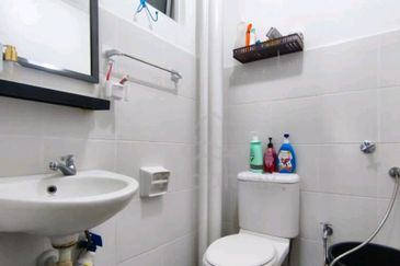 Sutera Bayu Apartment Kajang for Sale! RENO! 2 Parking lots! Freehold Open Title!