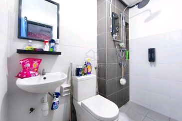 Sutera Bayu Apartment Kajang for Sale! RENO! 2 Parking lots! Freehold Open Title!