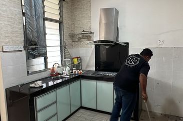 Freehold! Single Storey Terrace House End Lot! Taman Pinang Impian, Melaka for Sale!