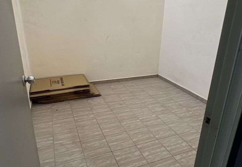 Freehold! Single Storey Terrace House End Lot! Taman Pinang Impian, Melaka for Sale!